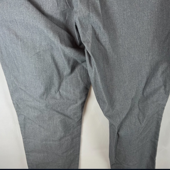 NWT: old navy Athletic Ultimate Built-In Flex Chino Pants (34 x 30) - Picture 11 of 14
